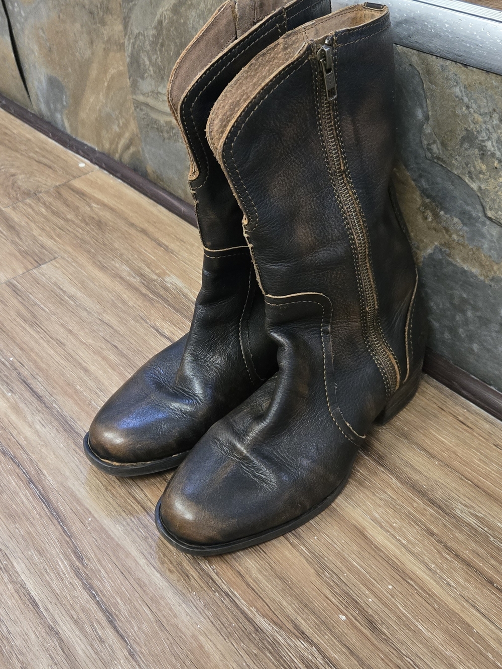 BORN Distressed Mosse Boot